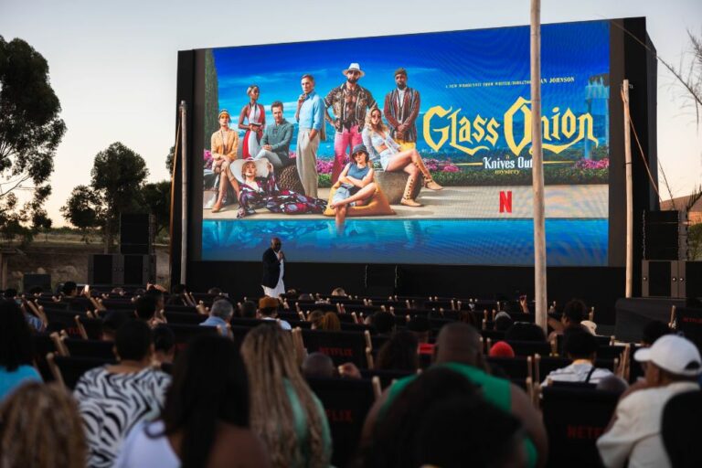 Glass Onion Premier SA | Film Premiers